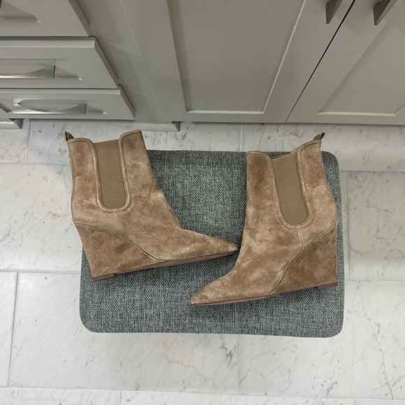 VERONICA BEARD Pointed Toe Wedge Iluska Bootie  Latte Suede 7 RETAIL $550 - Picture 11 of 15